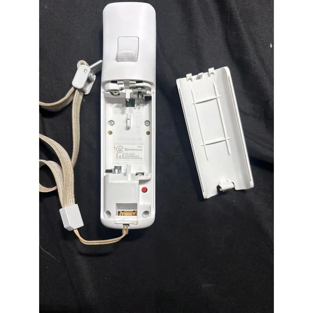 Nintendo Wii Console White GameCube Compatible Bundle Cords Remote Sensor Tested